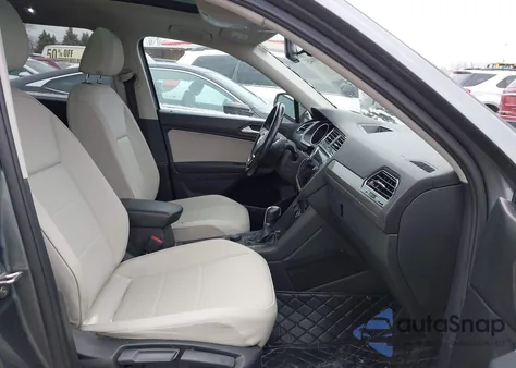 2019 Volkswagen Tiguan 2.0T Se/2.0T Sel/2.0T Sel R-Line/2.0T Sel R-Line Black z USA, uszkodzony, nr VIN 3VV2B7AX2KM054733
